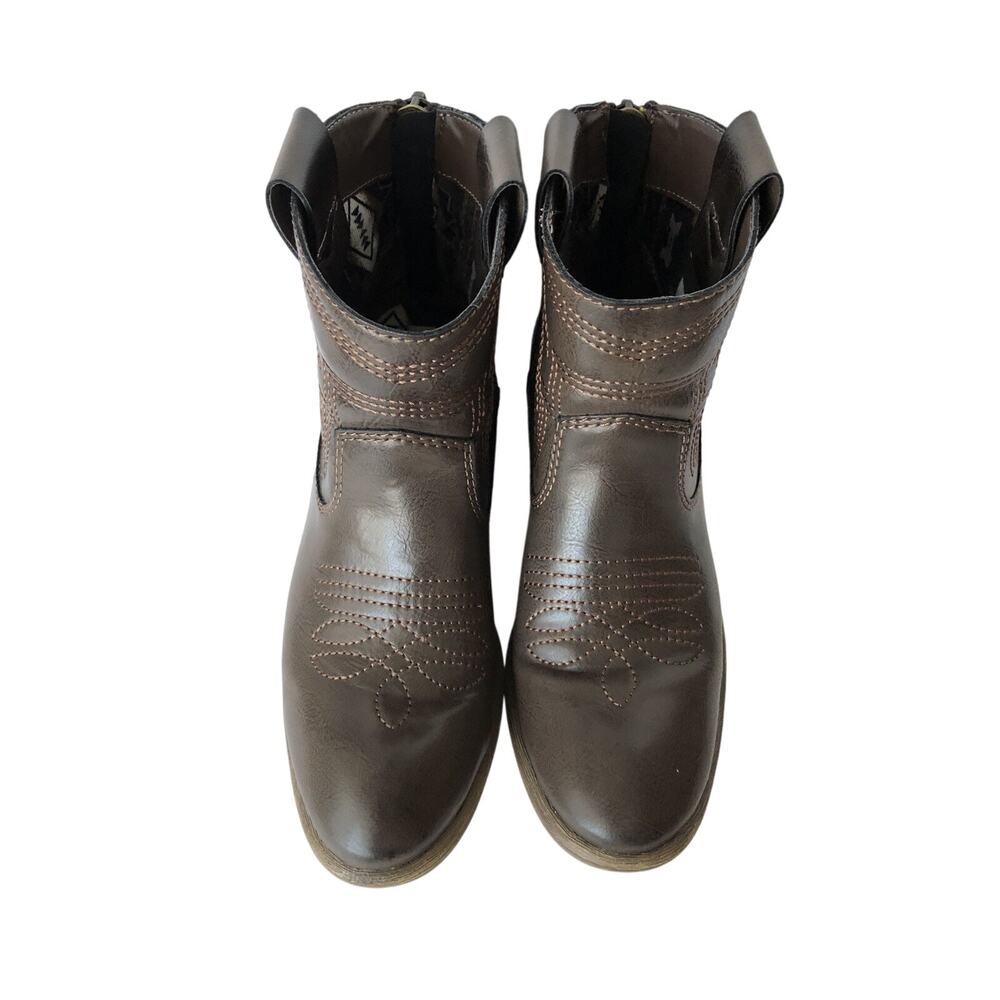 Womens American Rag Western Style Ankle Boot with Beaded Zip Back Brown 8M